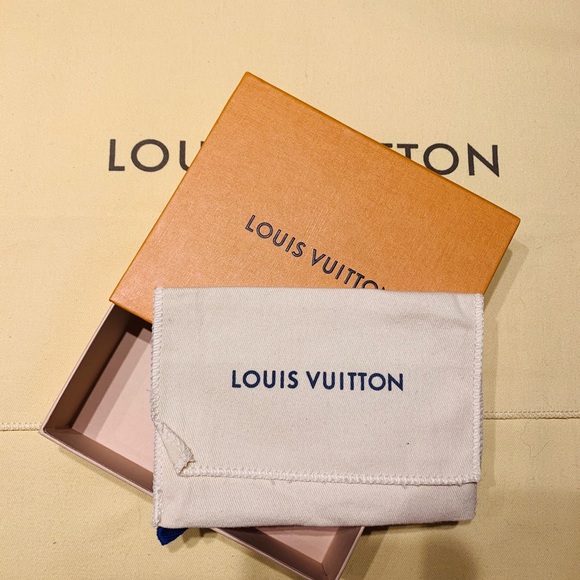 🚫SOLD🚫 LV Bag Charm Mint/Box GORGEOUS - Picture 8 of 16